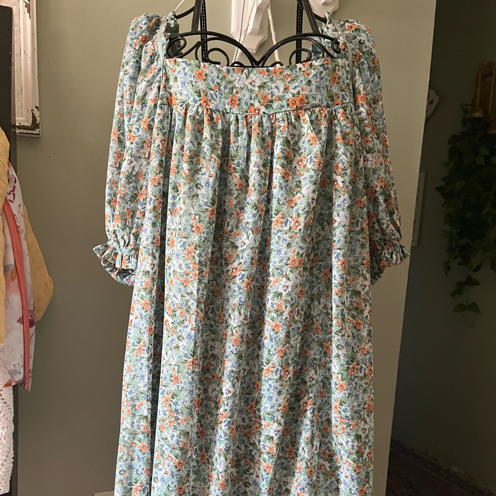 GiGiO puff sleeve square neck floral dress.